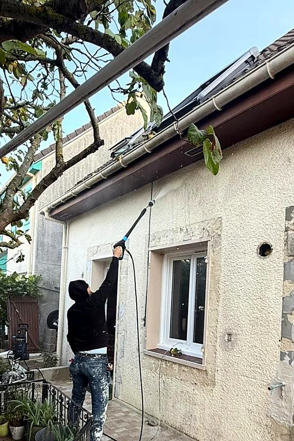Préparation de la façade avant isolation extérieure à Fleury-les-Aubrais